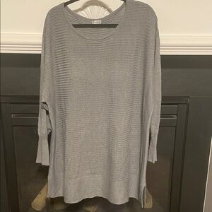 Avenue Gray Long Sleeve Women's Top